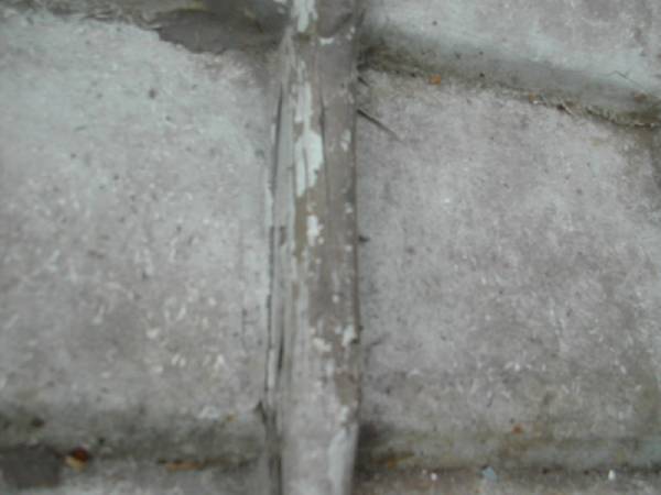 s_rib-cracks.jpg